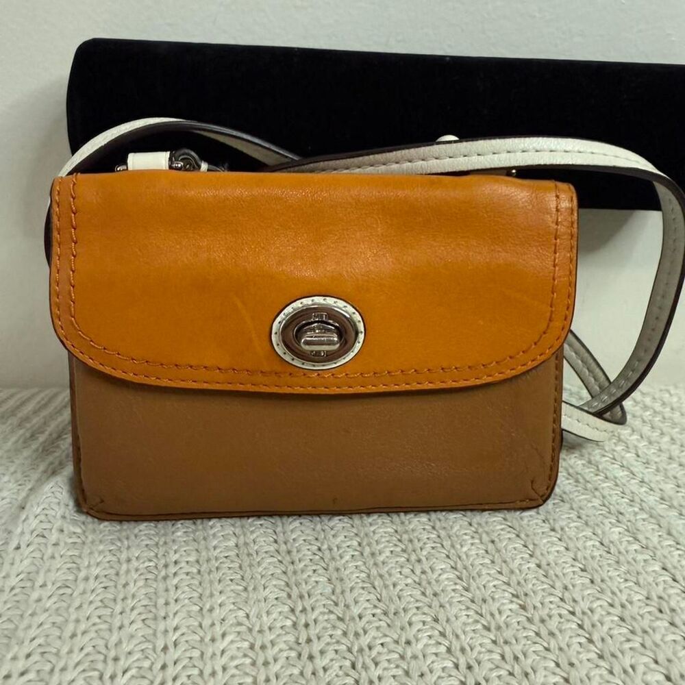 Coach Women's Tan and Brown Bag - Picture 1 of 8